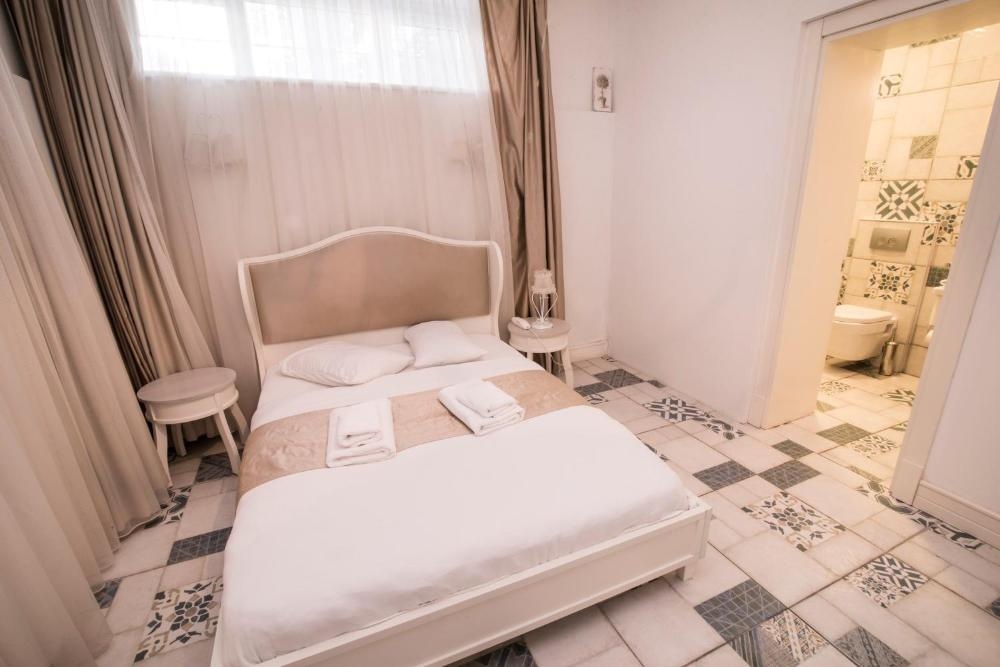 Room image 4