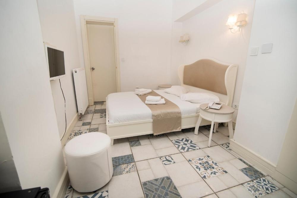 Room image 3