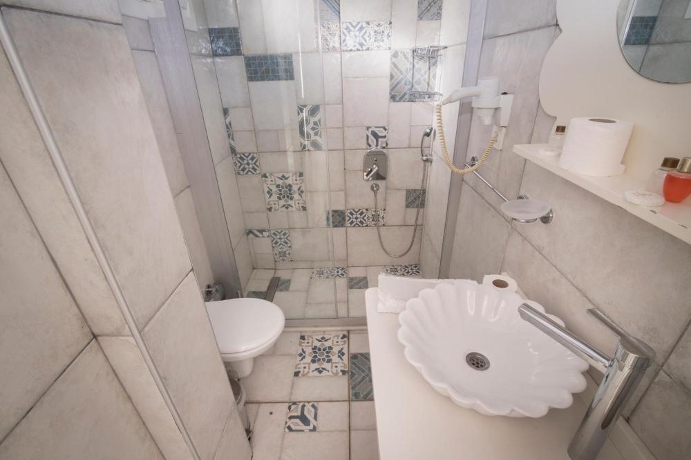 Room image 4