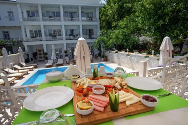 Buyukada Cankaya Hotel 8
